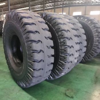 工程輪胎礦山機(jī)械輪胎1800-25正面吊輪胎寬體車礦卡輪胎