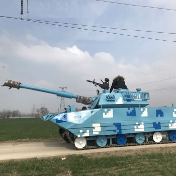 軍事模型廠家影視劇組車輛定制；游樂設備制造；旅游產業開發；花燈制作、銷售；會議會展服務。