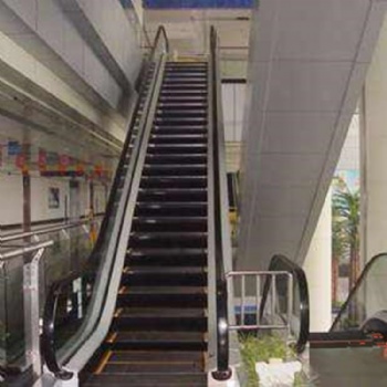 上海二手自動扶梯，地鐵站報廢電梯回收拆除
