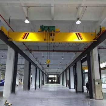 富陽(yáng)地區(qū)，集裝箱吊機(jī) 旋轉(zhuǎn)碼頭吊機(jī) 整場(chǎng)起重機(jī)械回收拆除
