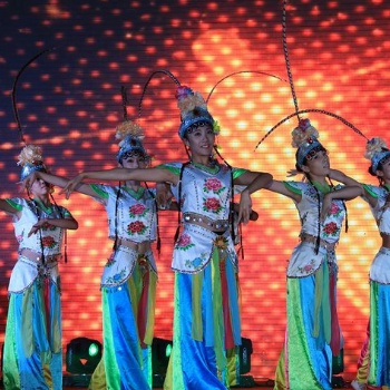 青島燈光音響大屏租賃，魔術(shù)變臉，年會(huì)開場(chǎng)舞蹈主持人